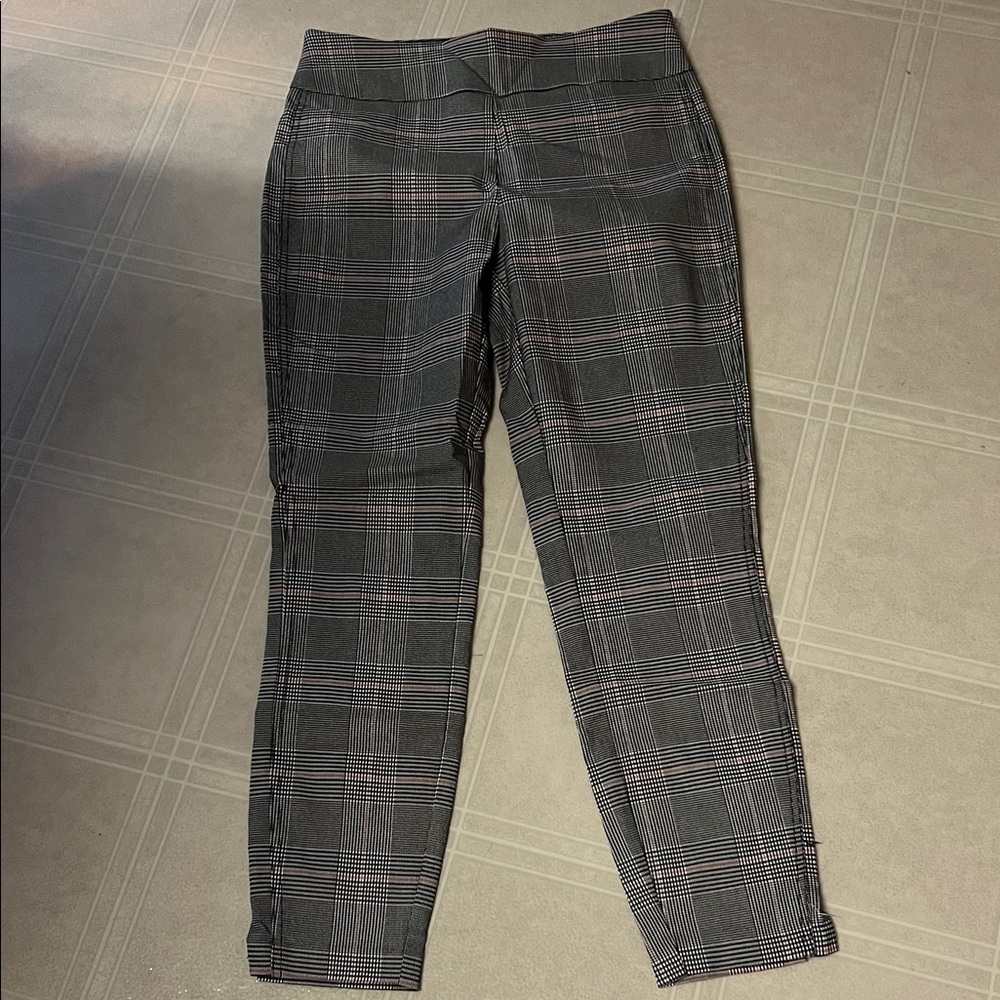 New York and Company Women's Skinny Plaid Dress Pants - Gray